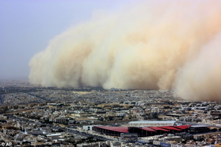 Picture 2 of Sand attack the city