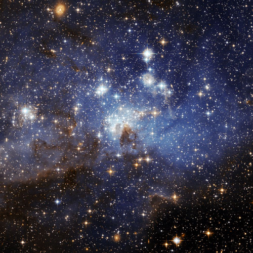 Picture 1 of Satellite launches map a 1 billion star cluster