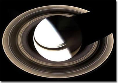 Picture 1 of Saturn encounters the Moon in accordance with Nguyen Tieu (February 21).