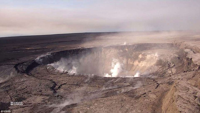 Picture 2 of Scary pictures in Hawaii crater