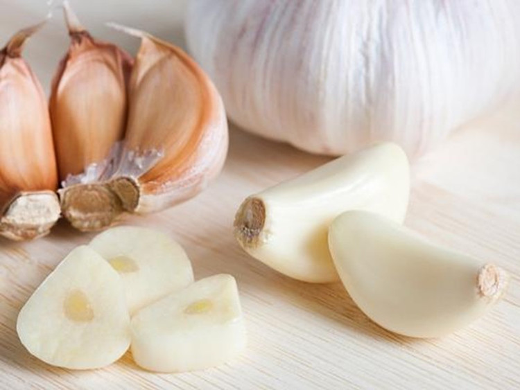 Picture 2 of Scary side effects of garlic users should avoid