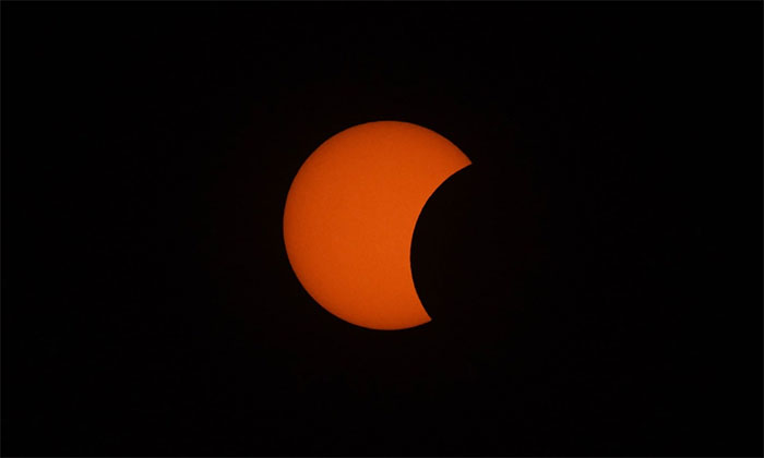 Picture 1 of Scene of the eclipse of the fire circle going through Asia