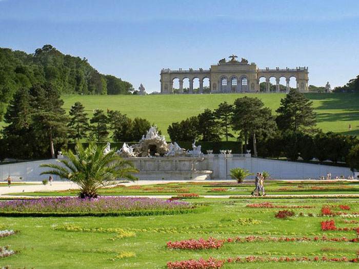 Picture 7 of Schonbrunn Palace and garden