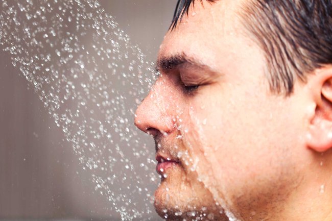 Picture 1 of Scientifically proven: Bathe for as long and as much as you are feeling lonely