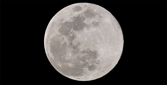 Picture 1 of Scientists discovered: The Moon is shrinking