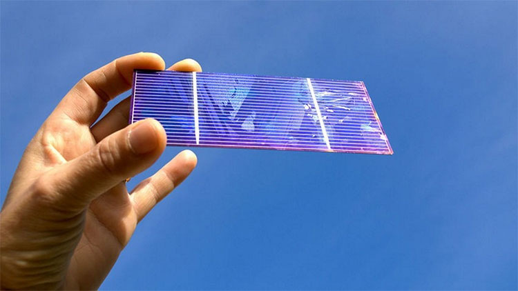 Picture 1 of Scientists have created dual solar cells like 'sandwich'