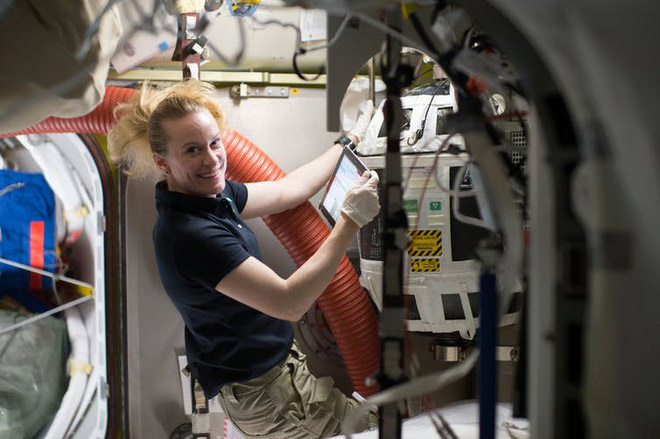 Picture 4 of Scientists have demonstrated that it is possible to extract water into oxygen and hydrogen in the universe, while also creating breathing air and fuel for running ships.