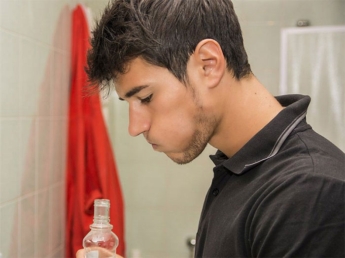 Picture 2 of Scientists think that you can get gonorrhea because of French kissing