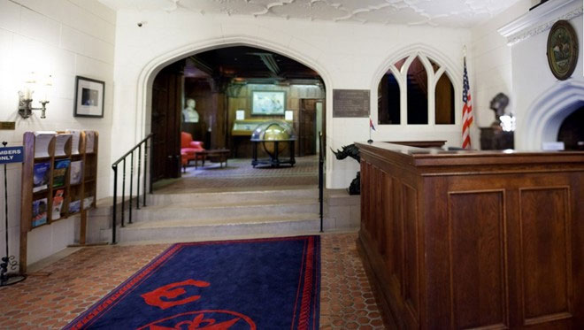 Picture 2 of Secret club for adventurers