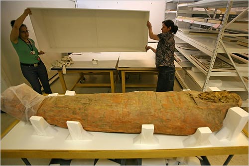 Picture 4 of Secret of a mummy