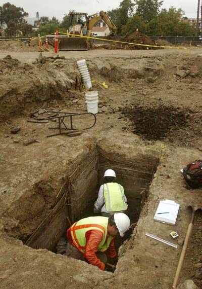 Picture 3 of Secret under the old latrine