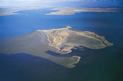 Picture 2 of Secrets of saltwater lakes around the world