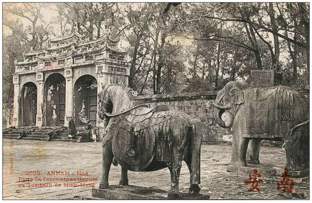 Picture 5 of 'Secrets of taming elephants of the Central people 400 years ago