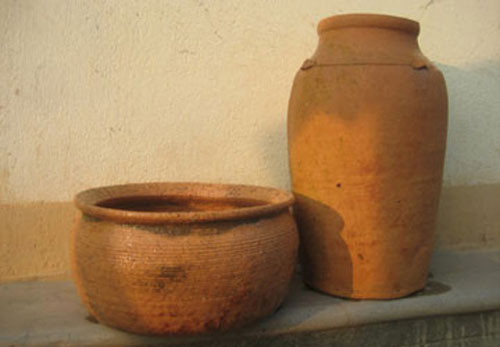 Picture 3 of See 300-year-old antique pottery