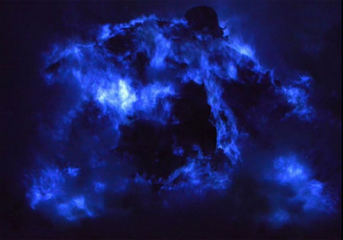 Picture 2 of See active volcanoes around the world