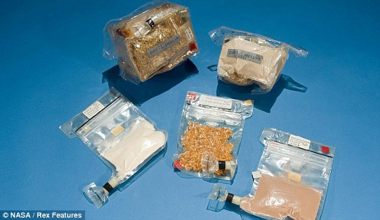 Picture 5 of See astronauts prepare food on the universe