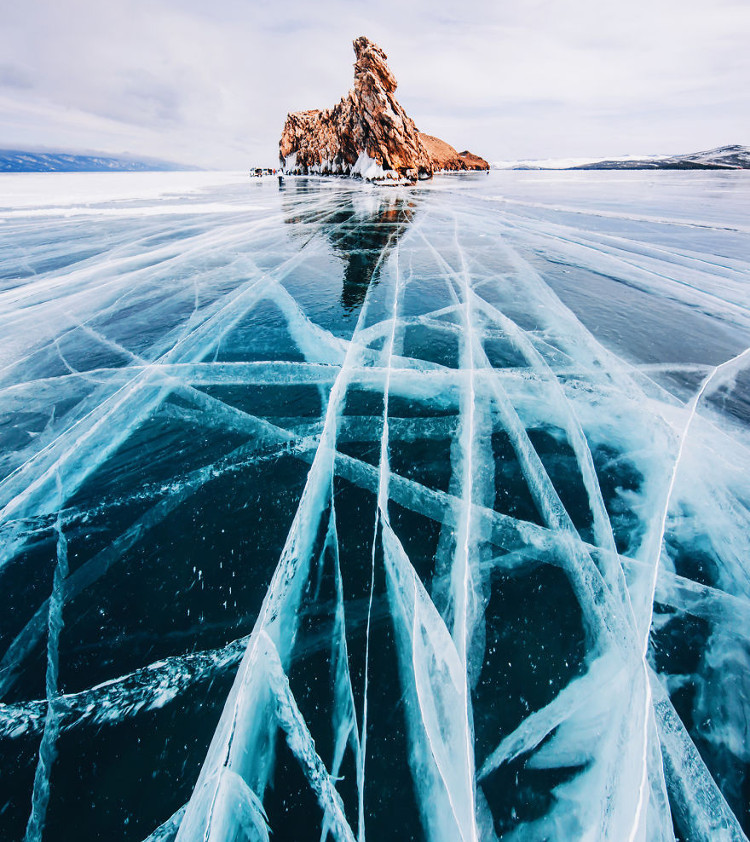 Picture 3 of See beautiful ice-like lakes in southern Russia