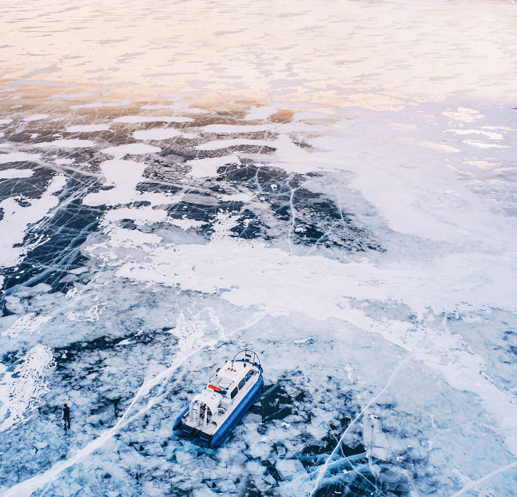 Picture 9 of See beautiful ice-like lakes in southern Russia