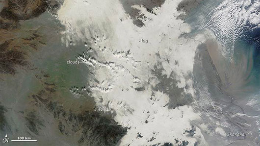 Picture 1 of See Chinese dust smoke from space