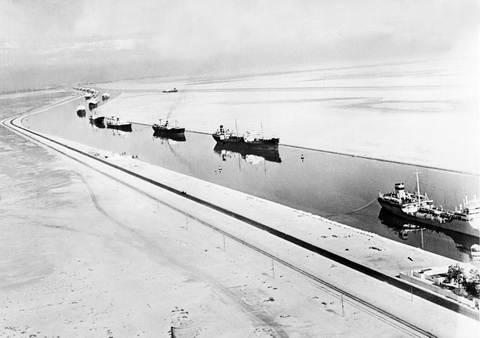Picture 11 of See Egypt's new Suez Canal on its inauguration