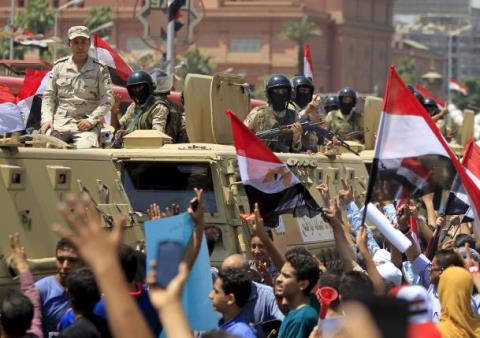 Picture 9 of See Egypt's new Suez Canal on its inauguration