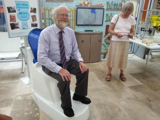 Picture 5 of See how the toilet does not use water - products awarded by Bill Gates $ 710,000