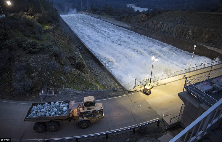 Picture 5 of See how the US 'patched' the highest dam in California