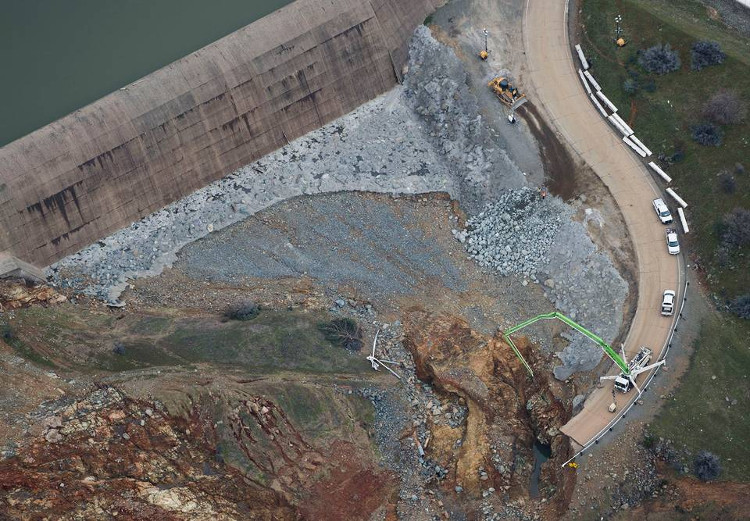 Picture 6 of See how the US 'patched' the highest dam in California
