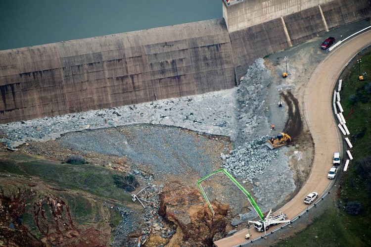 Picture 7 of See how the US 'patched' the highest dam in California