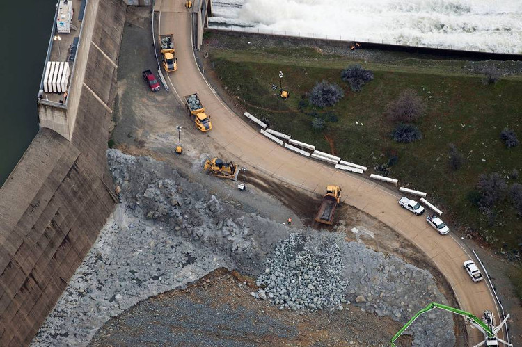 Picture 8 of See how the US 'patched' the highest dam in California