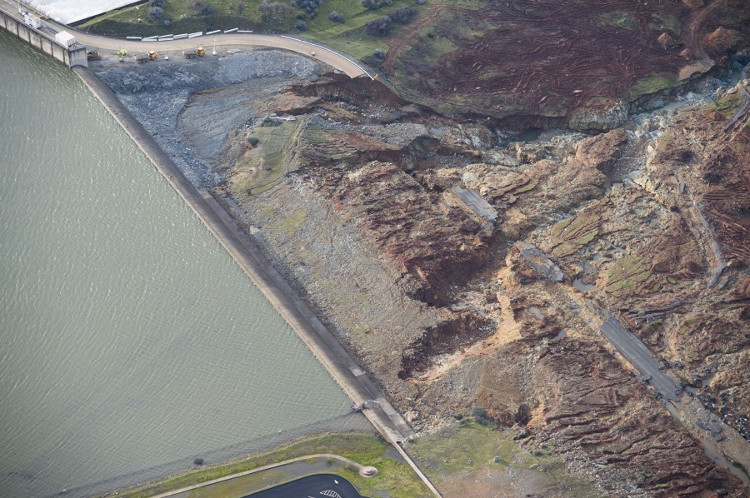 Picture 9 of See how the US 'patched' the highest dam in California