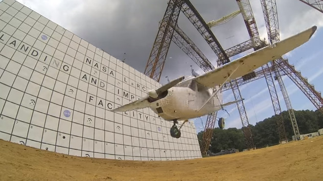 Picture 1 of See NASA's terrifying landing aircraft experiment