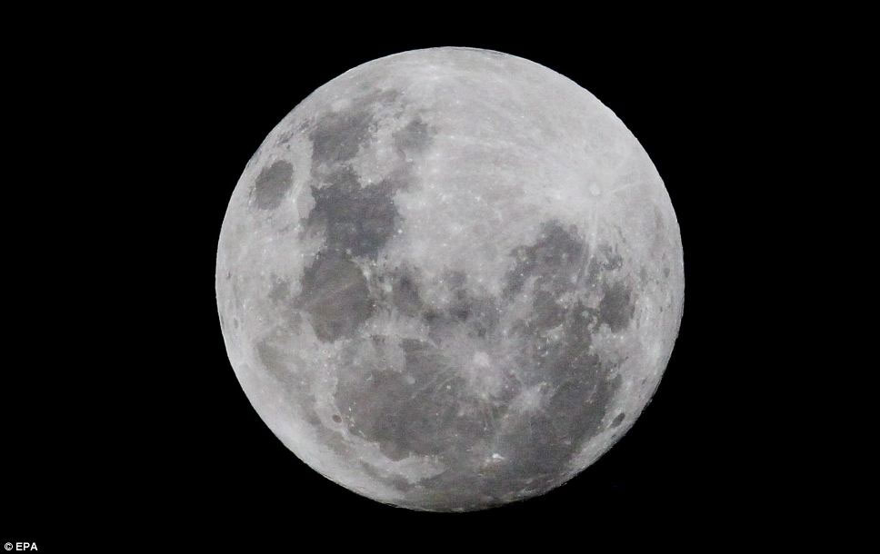 Picture 8 of See 'super moon' all over the world