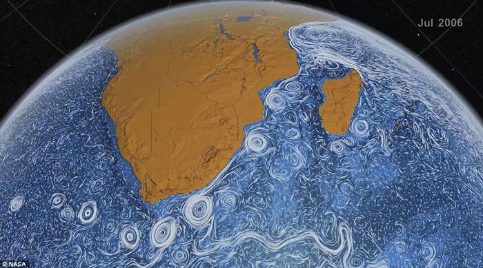 Picture 3 of See the Earth as beautiful as Van Gogh