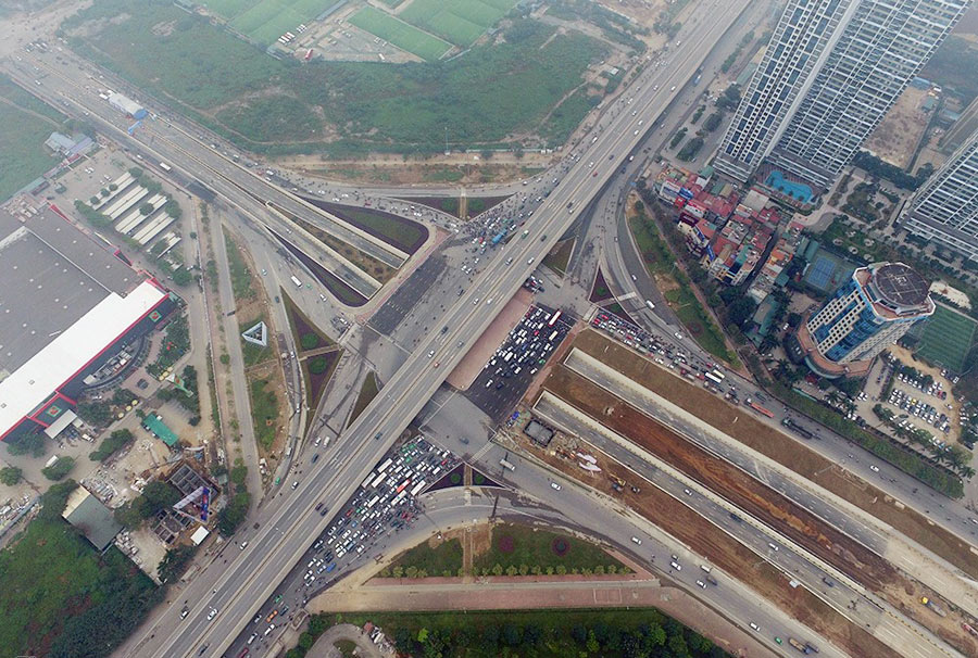 Picture 13 of See the first 4-floor intersection in Vietnam after the underground passage