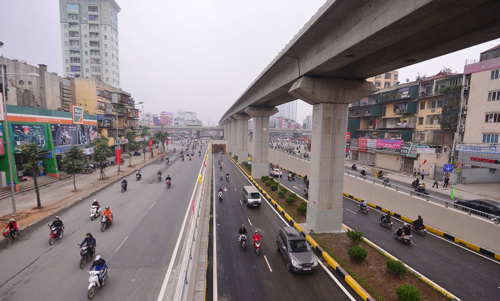 Picture 3 of See the first 4-floor intersection in Vietnam after the underground passage