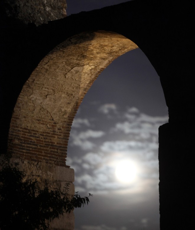 Picture 4 of See the first super moon of autumn 2015