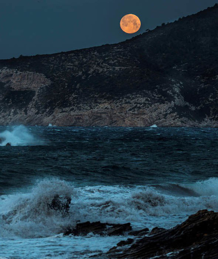 Picture 7 of See the second blue moon in 2018