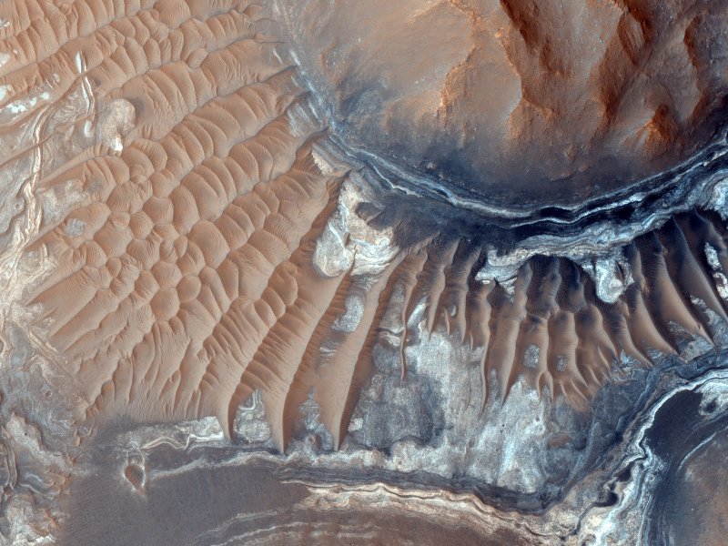 Picture 12 of See the sharpest color photos of Mars