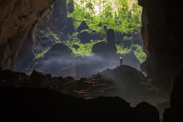 Picture 14 of Set of photos inside Son Doong - the largest cave in the world