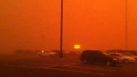 Picture 1 of Severe sandstorm 'dyed red' the sky of Texas
