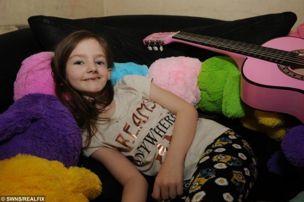 Picture 1 of She has a face deformed by rare syndrome