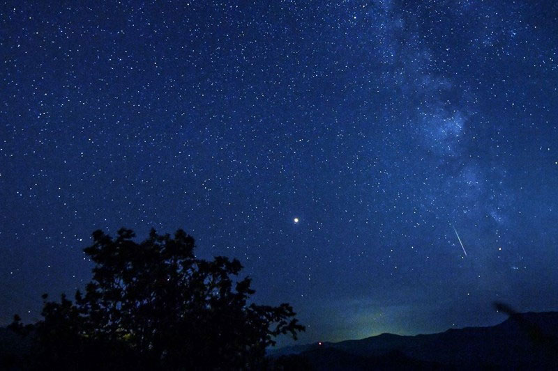Picture 8 of Shimmering image of the largest Perseids meteor shower in 2018