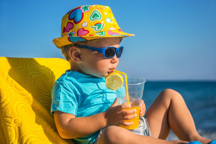 Picture 1 of Signs and ways to manage when a child has sunstroke