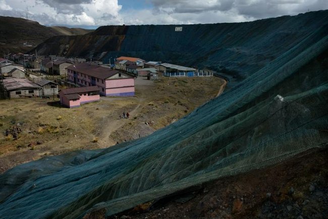 Picture 2 of Silver mine swallowed up the 400-year-old city in the Andes