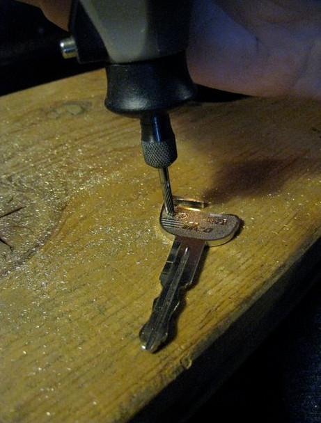 Picture 6 of Simple trick to turn your key into a beer opener