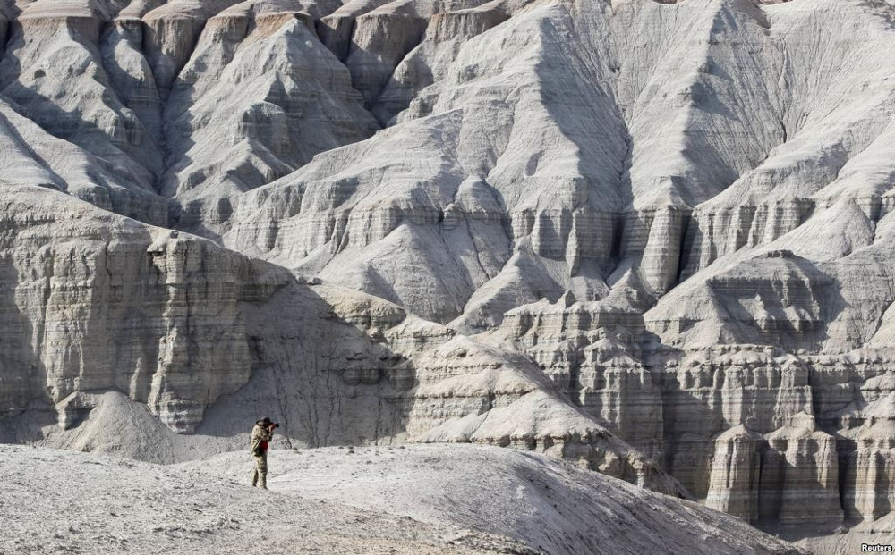 Picture 8 of Singing sand dunes surprised the scientific world