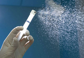 Picture 1 of Skin spray treatment of foot ulcers