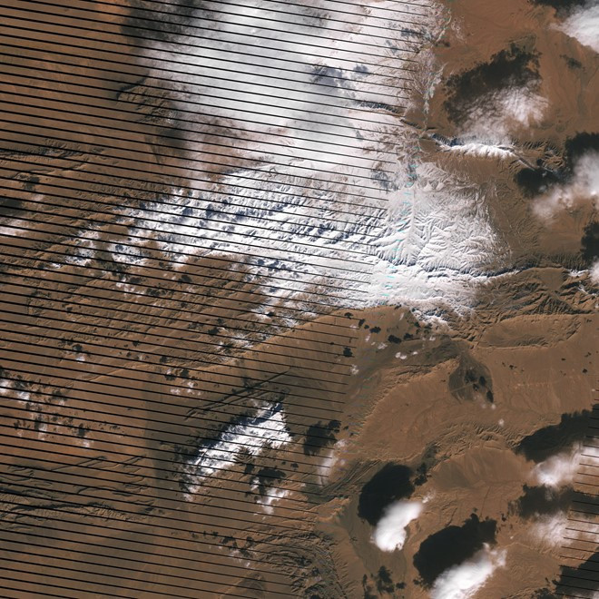 Picture 2 of Snow falls in the Sahara desert from the universe