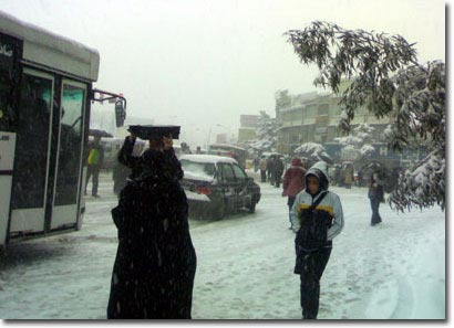 Picture 3 of Snow storm raging in Asia